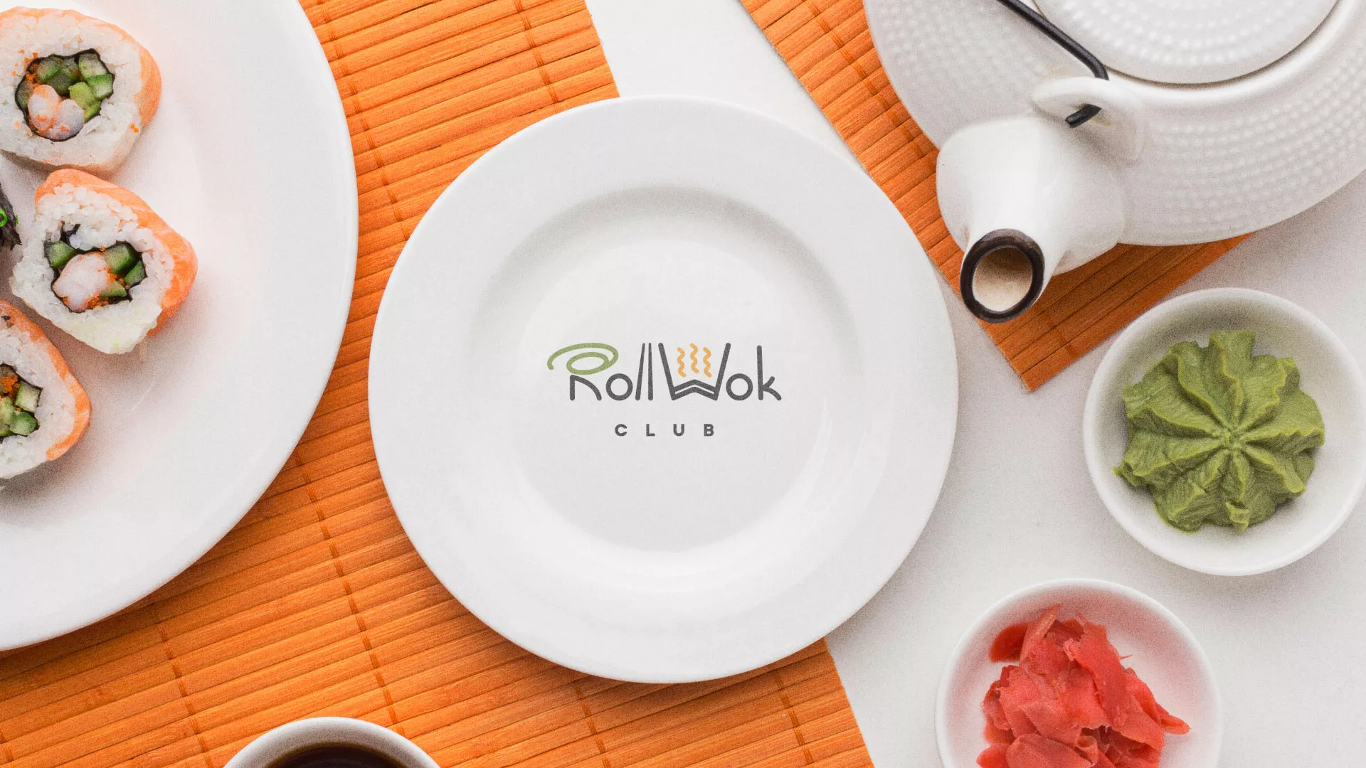 Разработка логотипа и фирменного стиля суши-бара «Roll Wok Club» в Камызяке